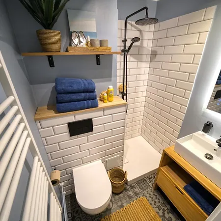 - Haus L, App 0l0512 아파트 *